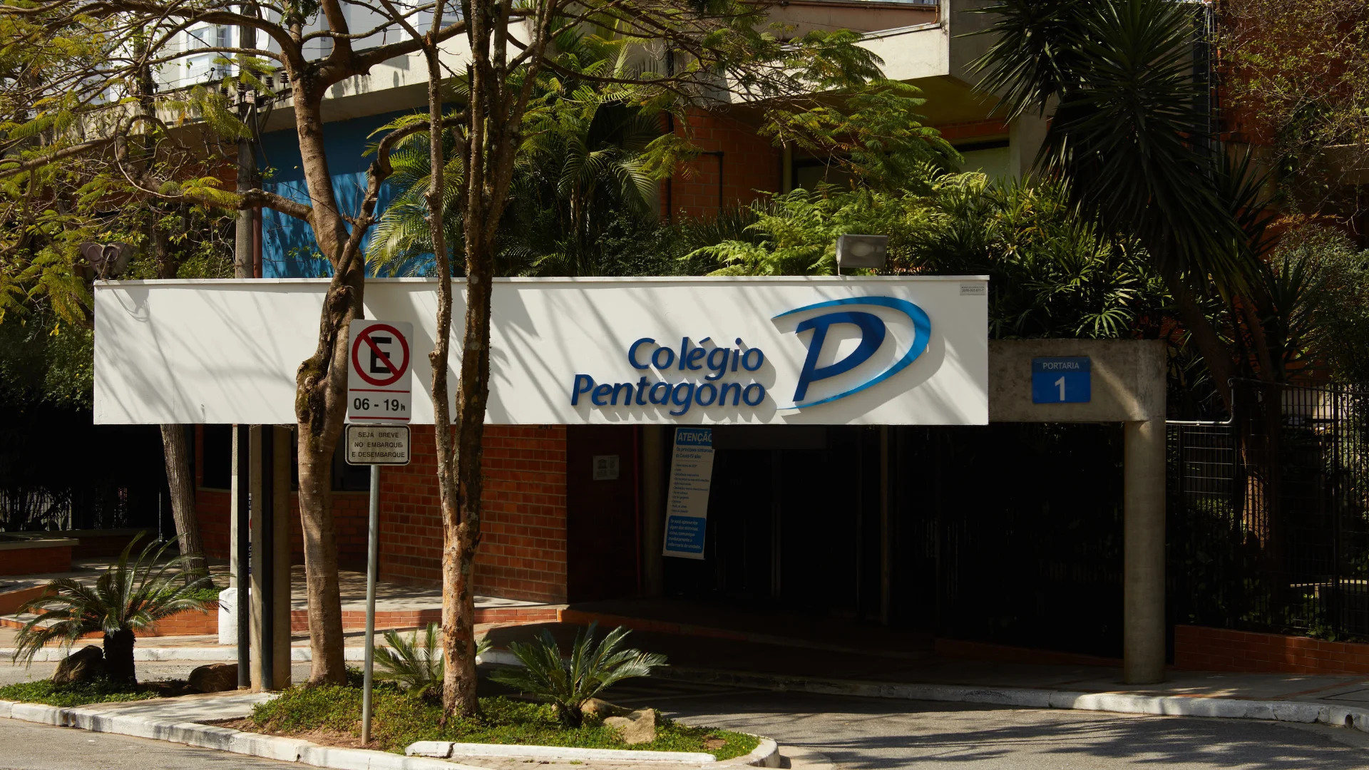 Unidades em Alphaville, Morumbi e Perdizes.