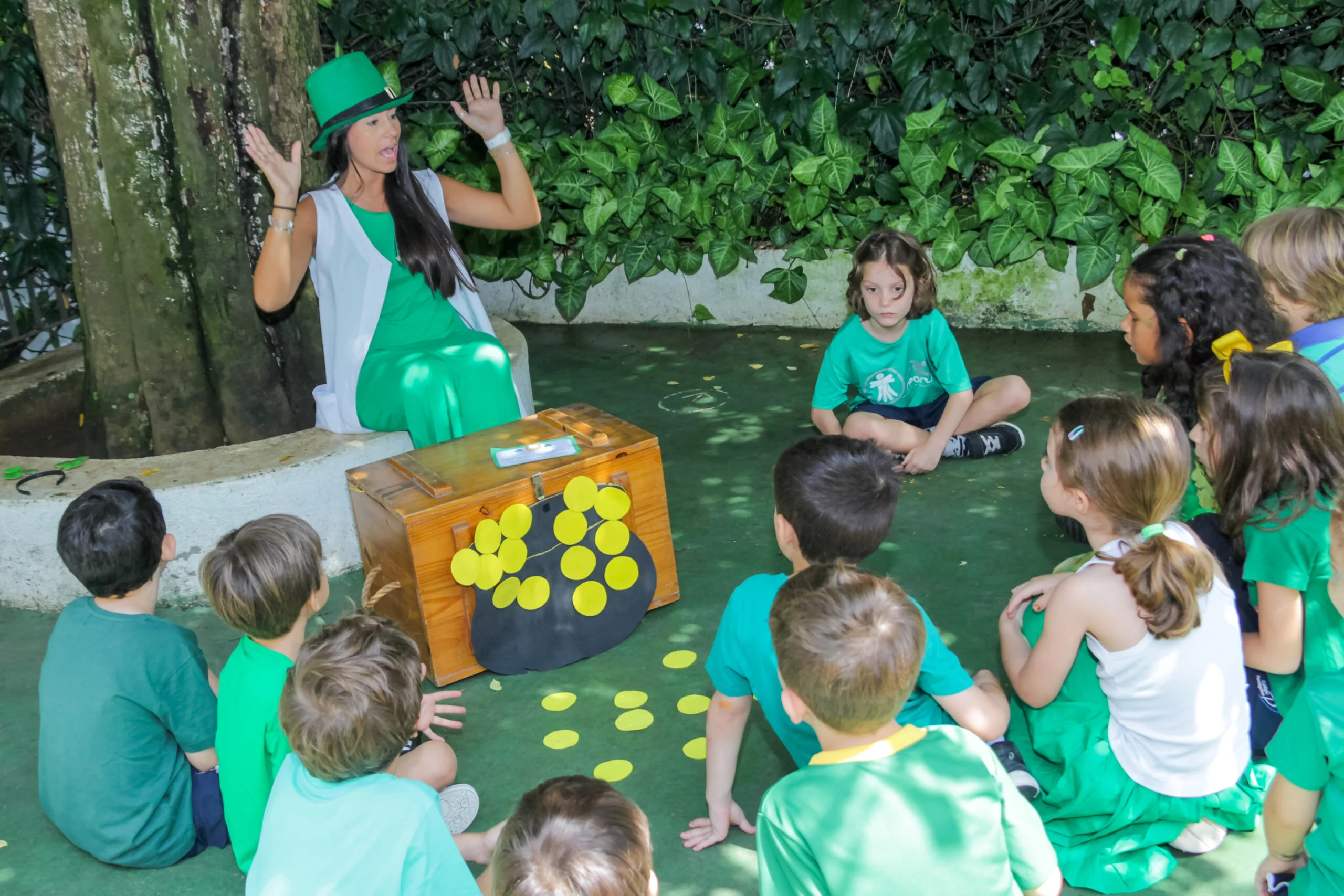 Colégio Pentágono realizar celebração do St. Patrick's Day nas aulas de inglês