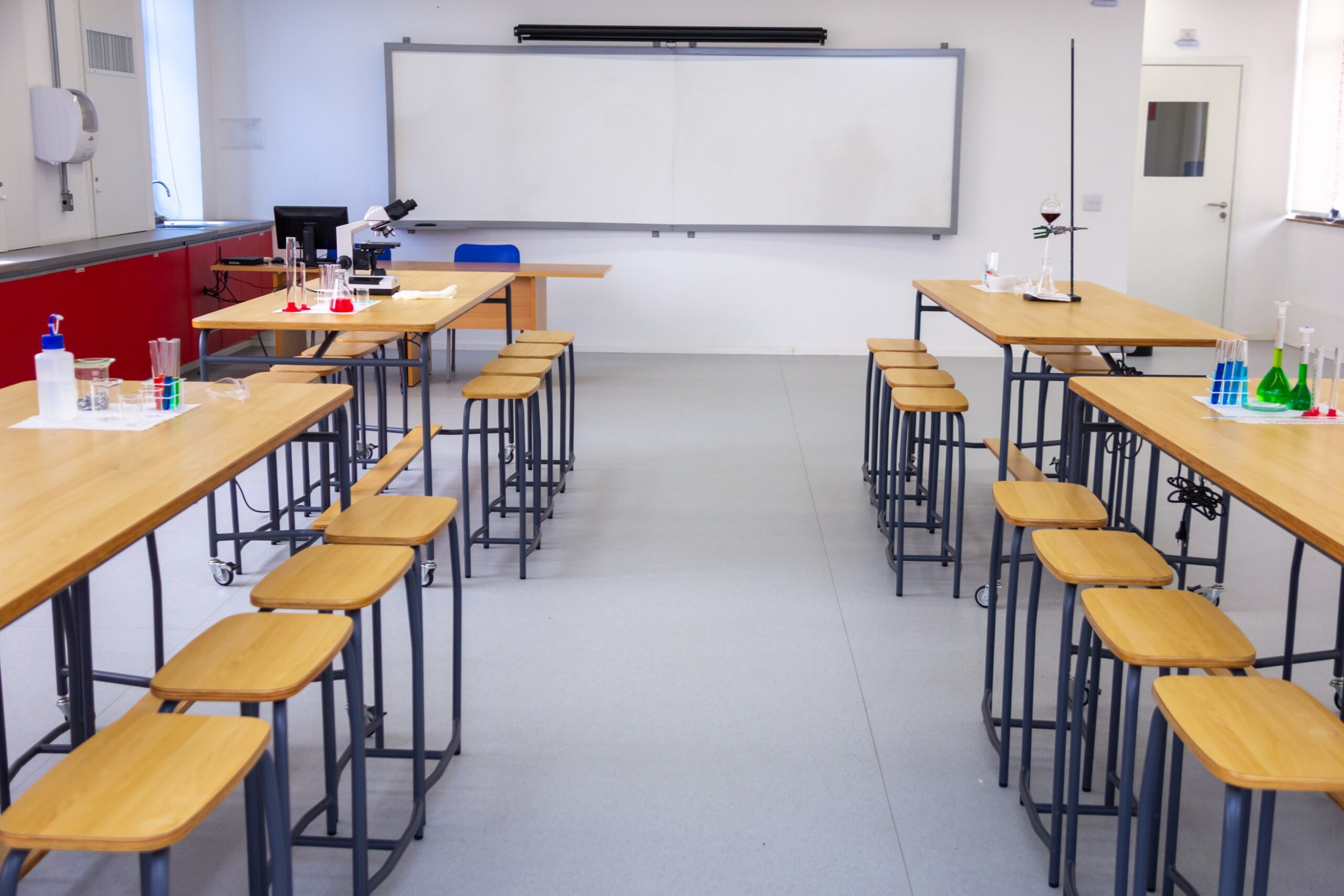 Laboratórios de Ciências - Ensino Médio