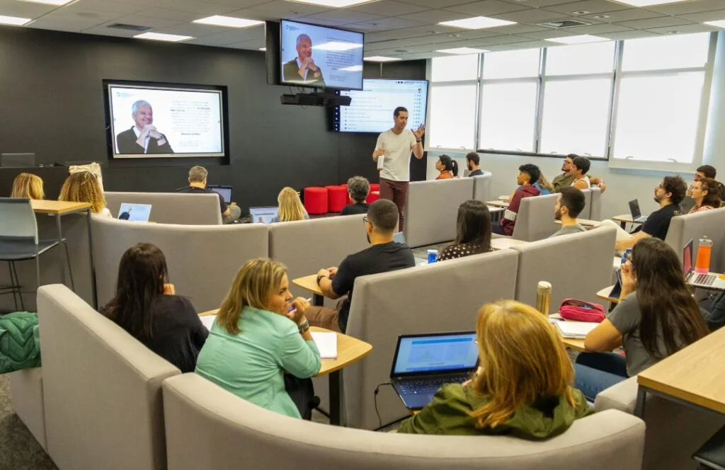 Colégio Pentágono promove curso de Inteligência Artificial