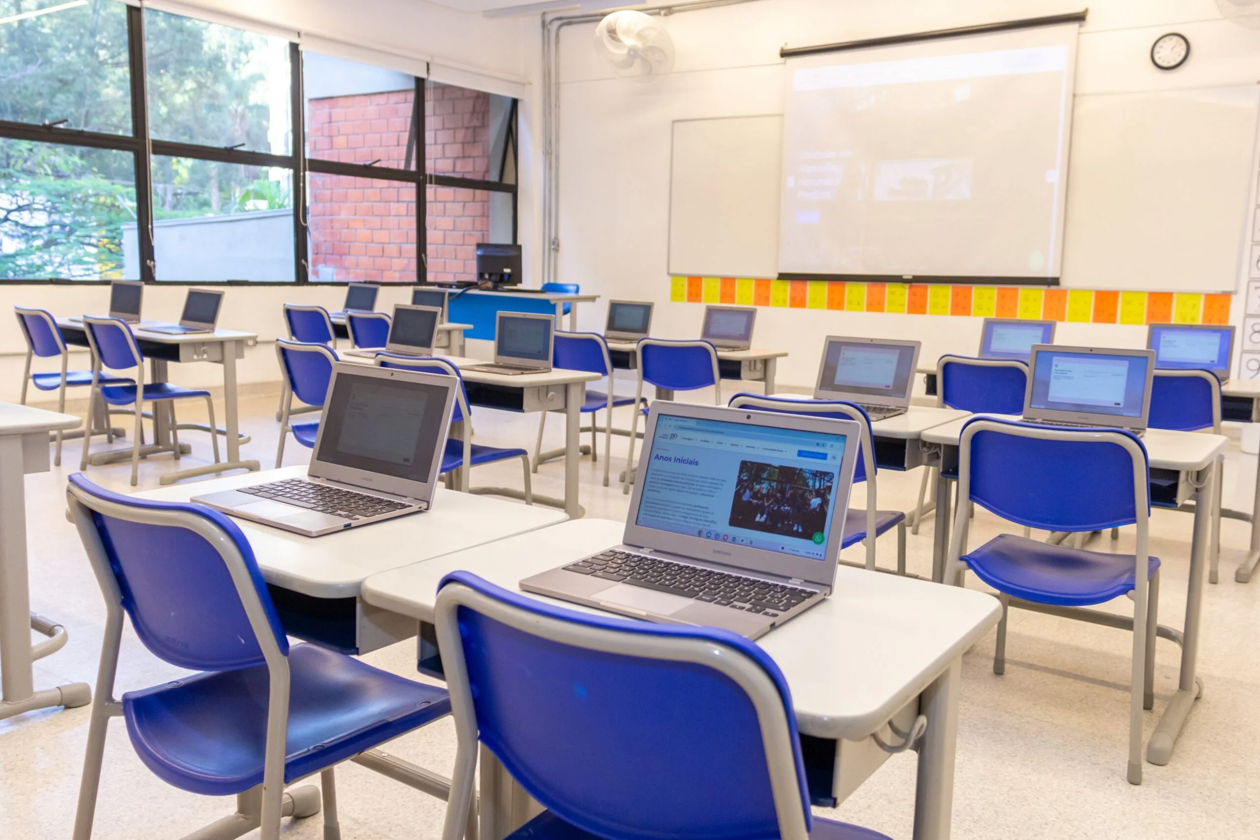 Laboratório móvel - Tecnologia