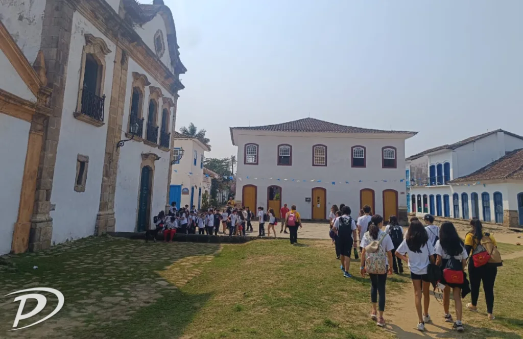 Alunos do Colégio Pentágono em Saída Pedagógica para Paraty