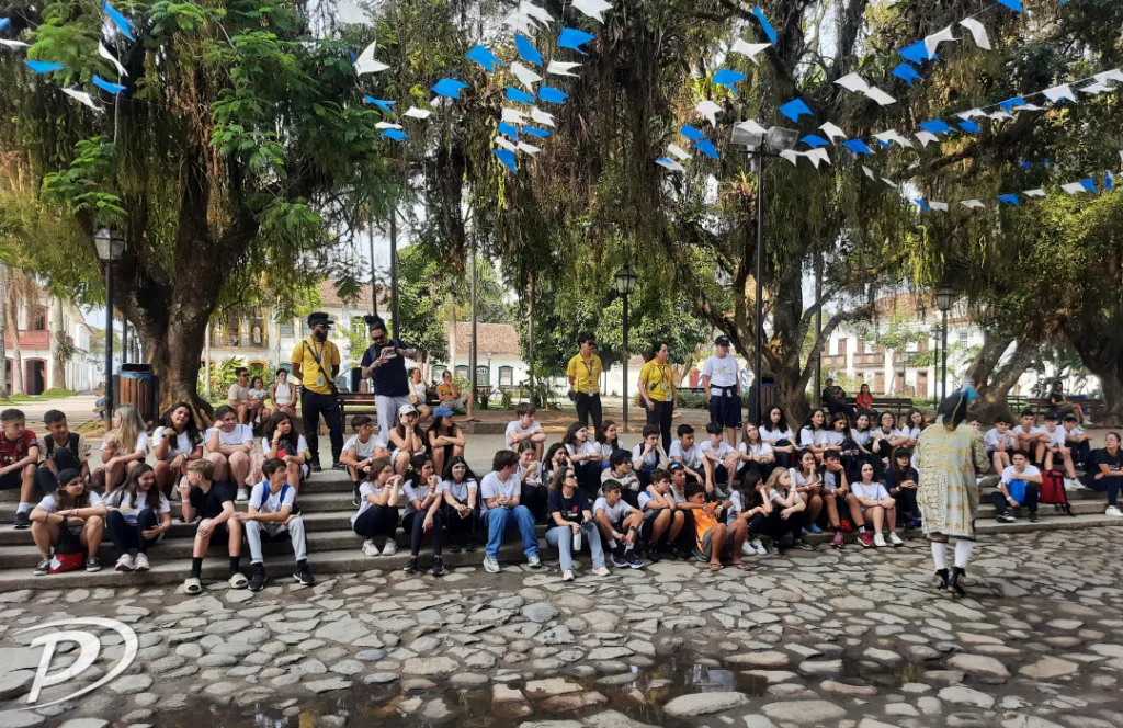 Alunos do Colégio Pentágono em Saída Pedagógica para Paraty