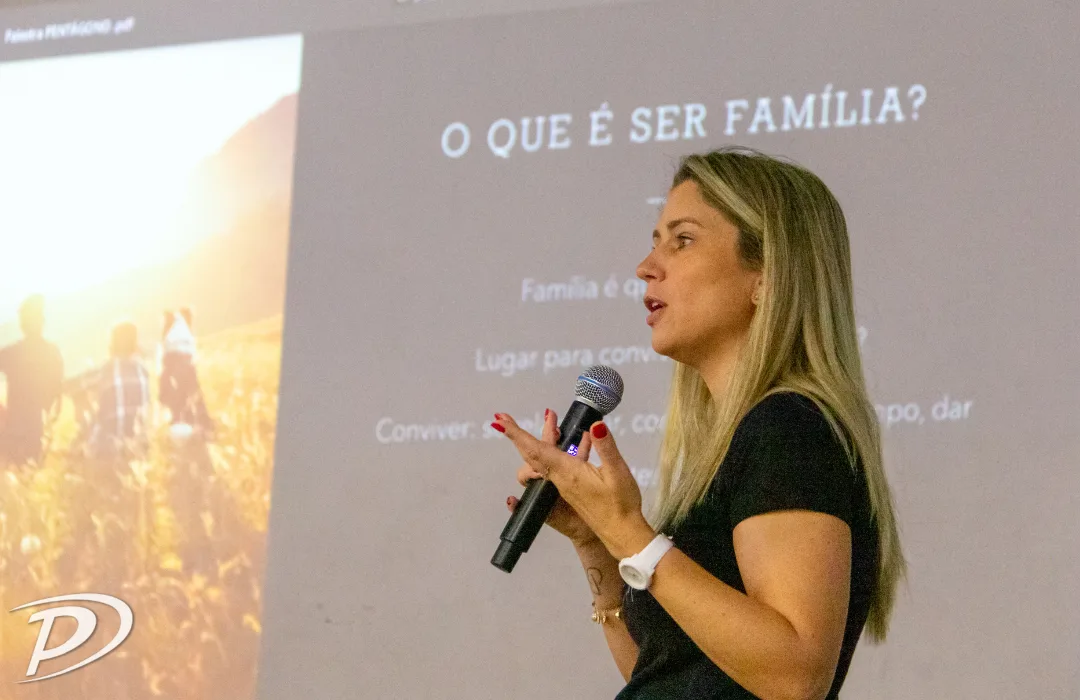 No Colégio Pentágono, Especialista aborta como promover autonomia das crianças